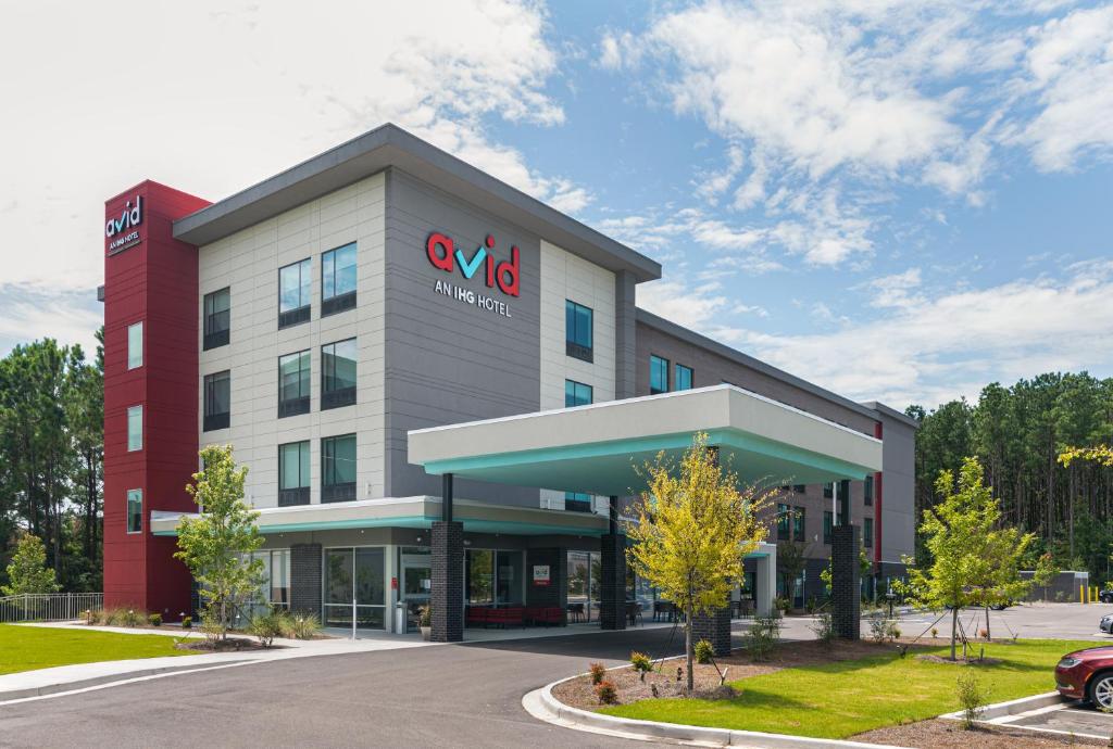 a rendering of a wdc hospital building at avid hotel Summerville, an IHG Hotel in Summerville