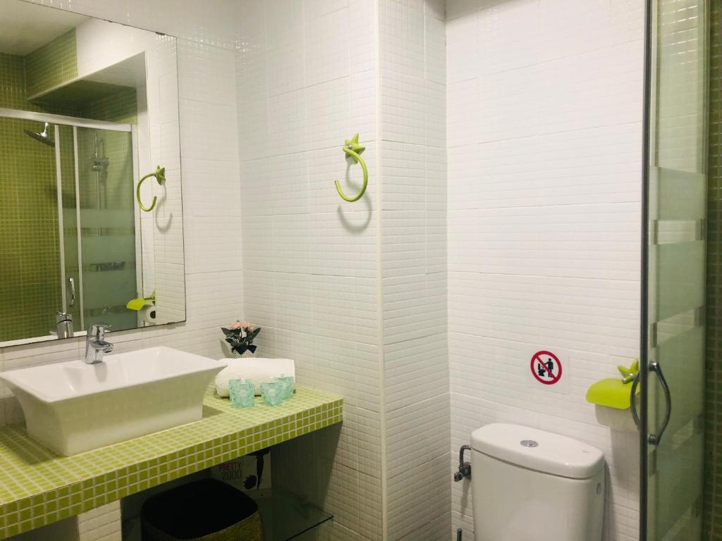 Kawaii BEACHFRONT Malagueta Apartment by AlohaMálaga, Málaga ...
