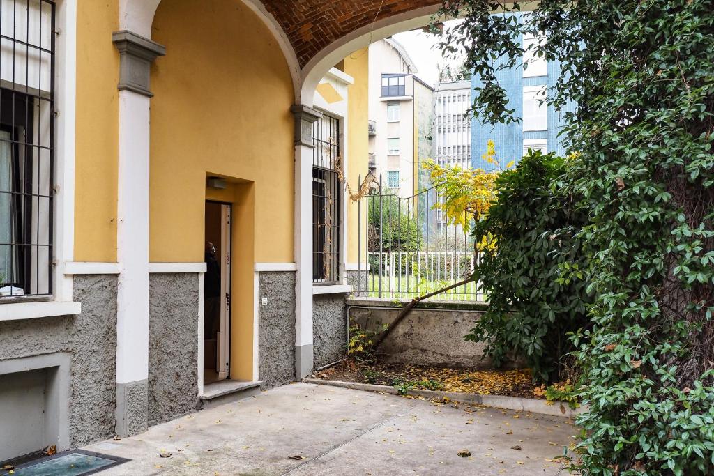 Loft moderno e confortevole zona Fondazione Prada, Milan, Italy -  Booking.com