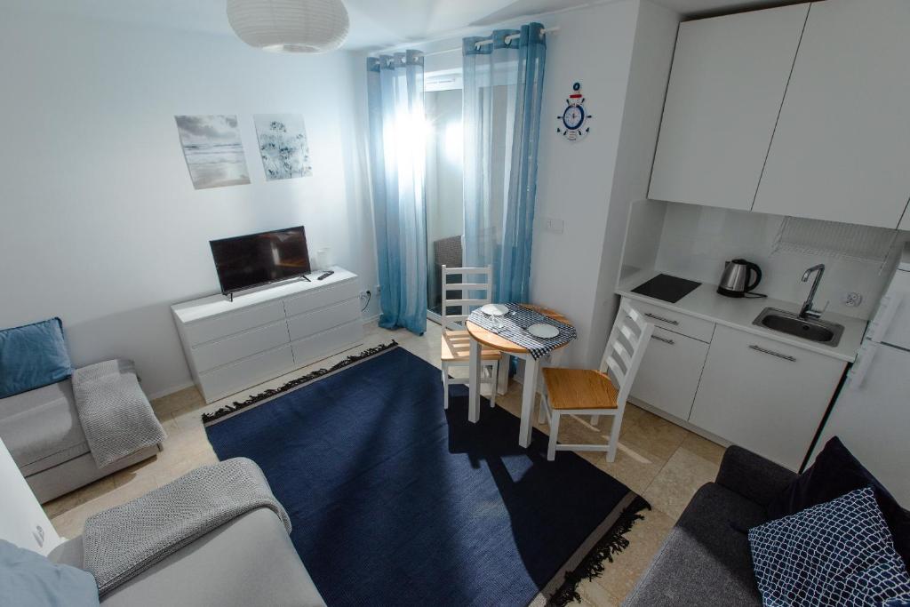 Kuchnia lub aneks kuchenny w obiekcie Resort Apartamenty Klifowa Rewal 71
