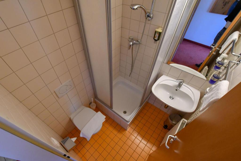 Koupelna v ubytování Motel55 - nettes Hotel mit Self Check-In in Villach, Warmbad