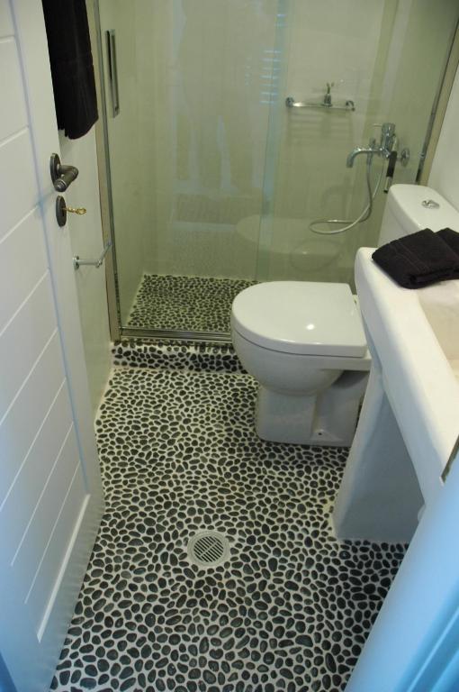 Ένα μπάνιο στο Chez Semiramis Aegean Pearl House for 8 persons 5'min from the beach