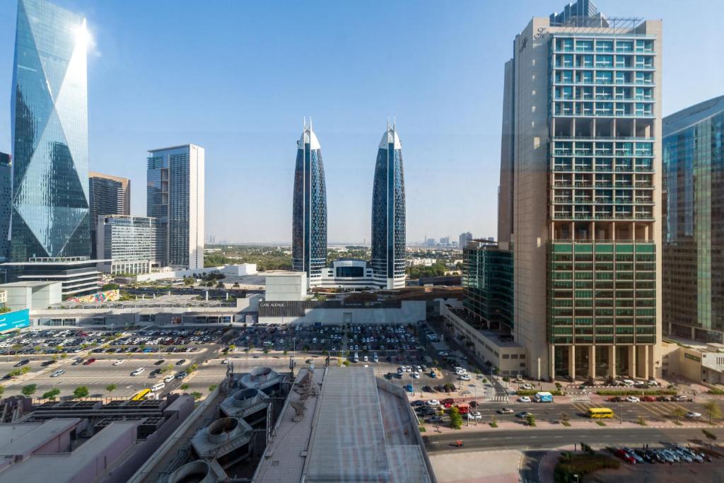 Nespecifikovaný výhled na destinaci Dubaj nebo výhled na město při pohledu z apartmánu