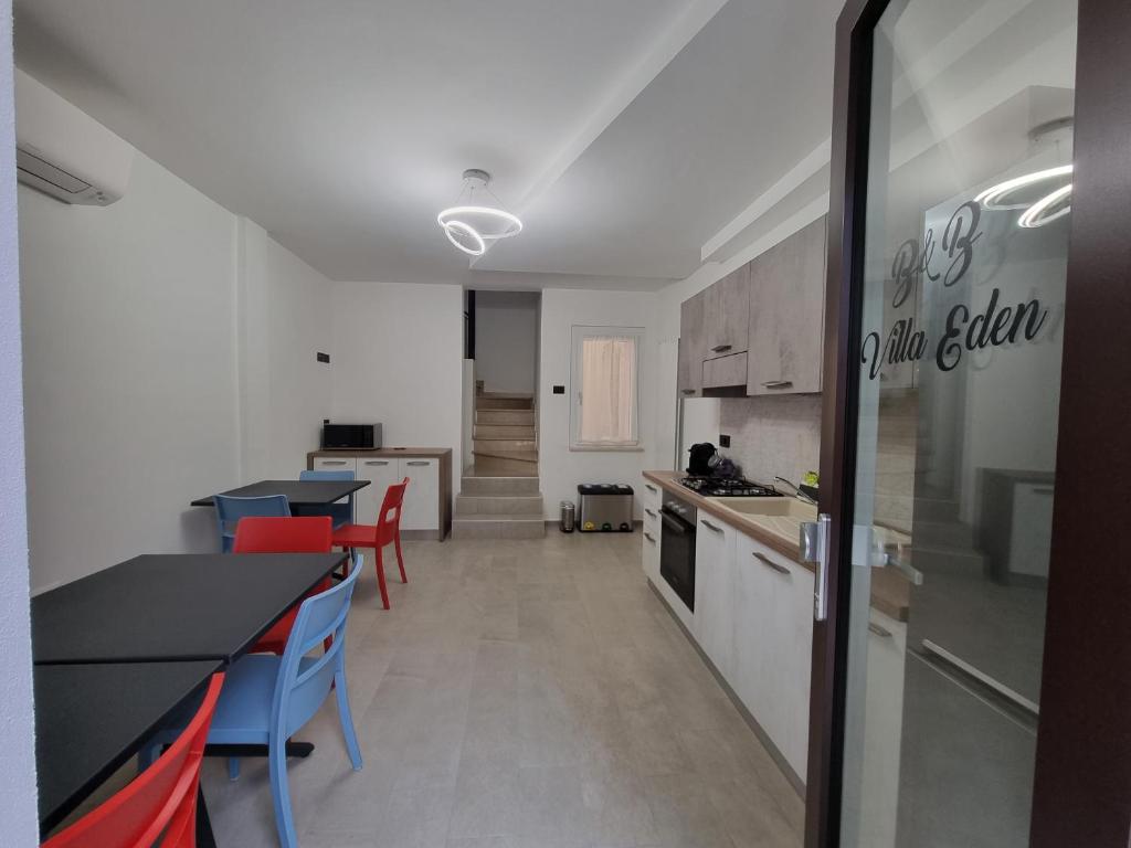 Kuchyň nebo kuchyňský kout v ubytování B&B Villa Eden