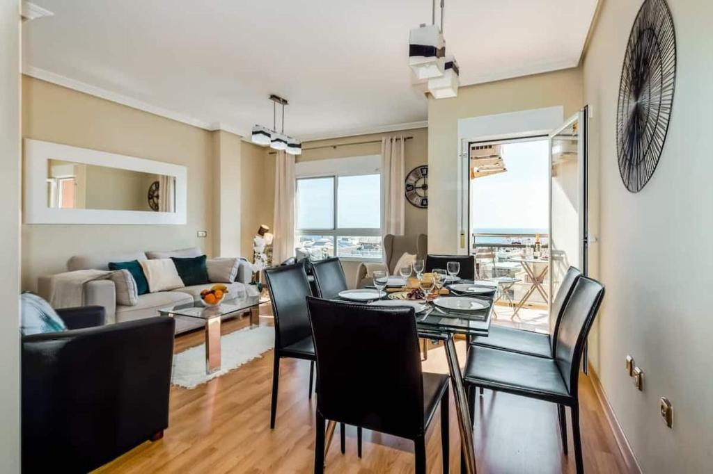 Posedenie v ubytovaní Stunning Penthouse in the centre of Nerja