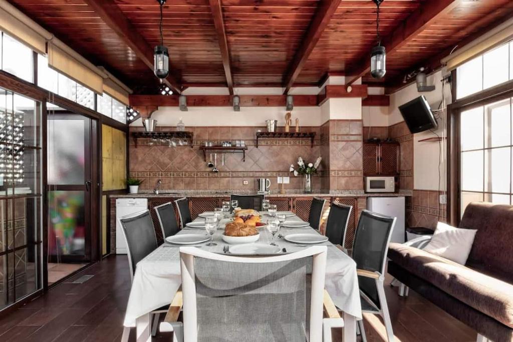 Kuchyňa alebo kuchynka v ubytovaní Stunning Penthouse in the centre of Nerja
