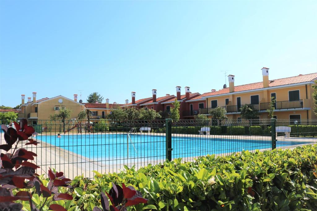 The swimming pool at or close to Spacious apartment on 2 floors - Beahost
