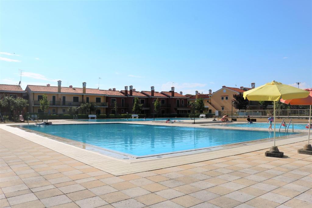 The swimming pool at or close to Spacious apartment on 2 floors - Beahost