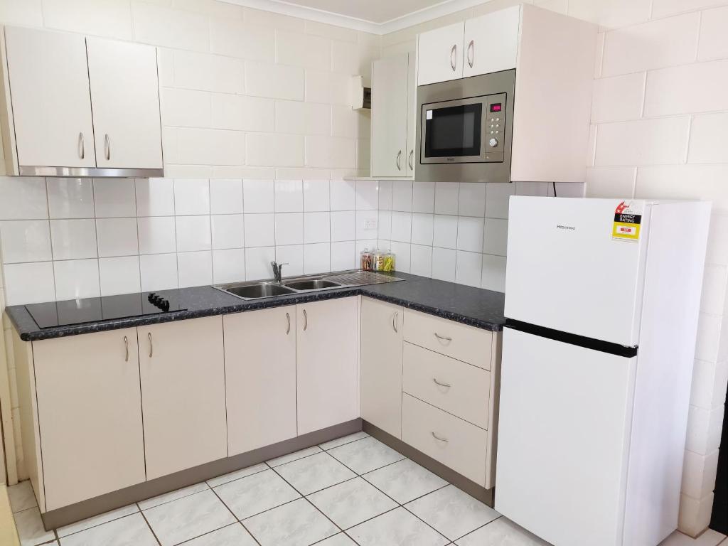 Coconut Grove Holiday Apartments - Resim 44