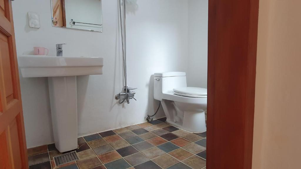 Koupelna v ubytování Greem Guesthouse