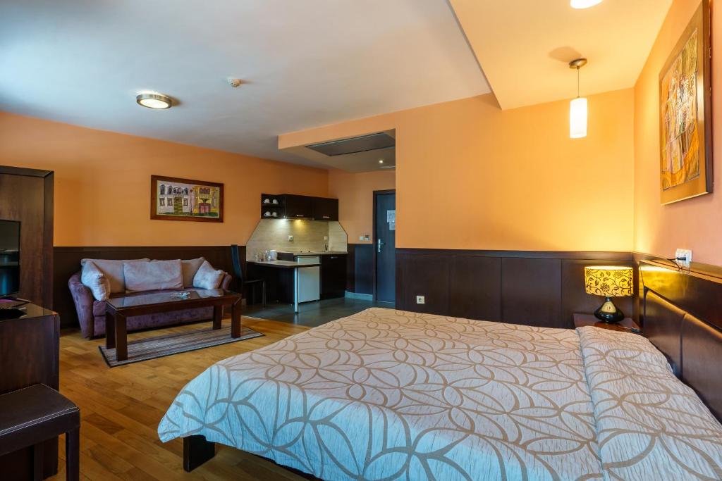 Postel nebo postele na pokoji v ubytování Hotel Ego - Free Parking - Top Central Location