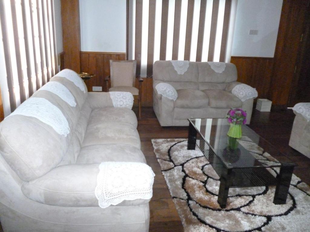 Posezení v ubytování Daffodil's Hotel