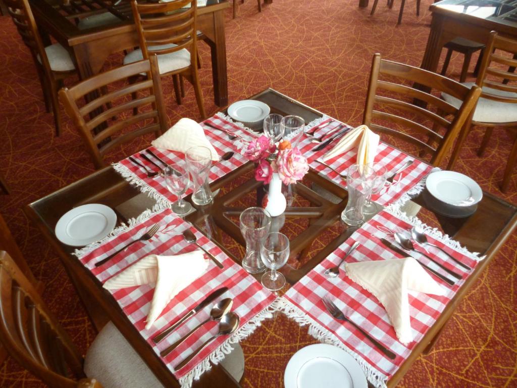Restaurace v ubytování Daffodil's Hotel