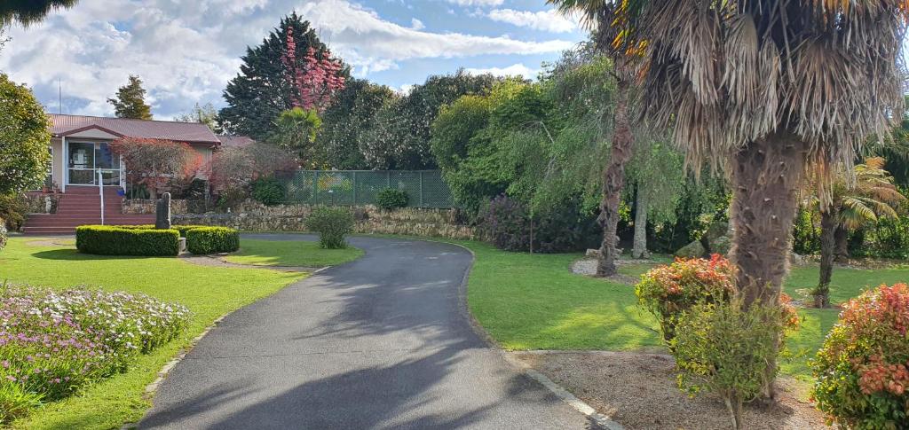 Maple Lodge Motel - Resim 42