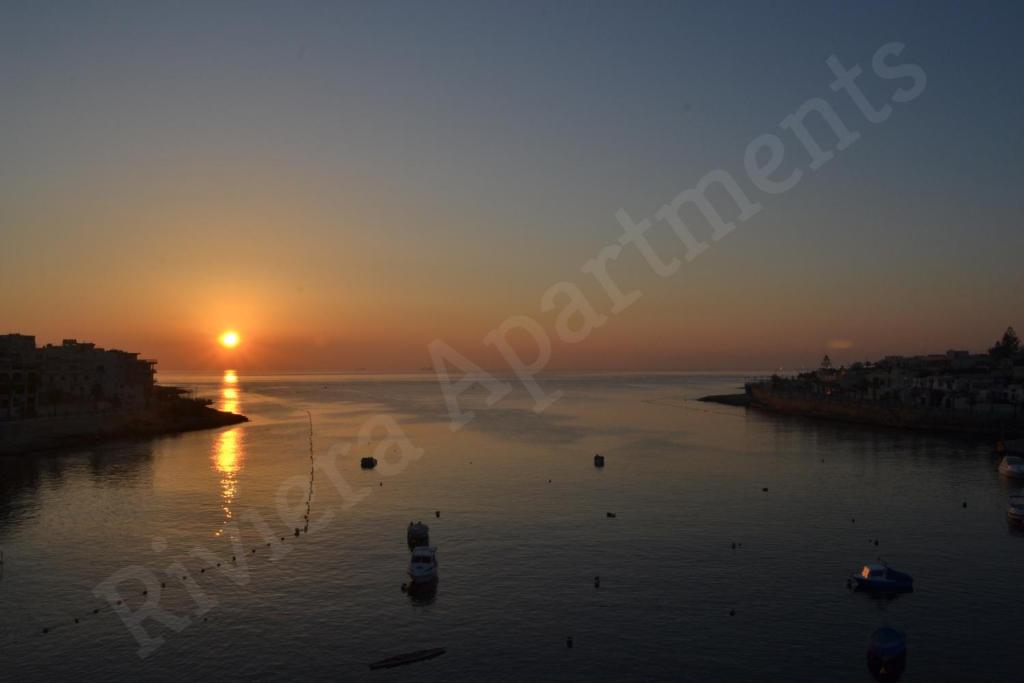 Riviera Holiday Apartments - Seafront - Wifi - 14