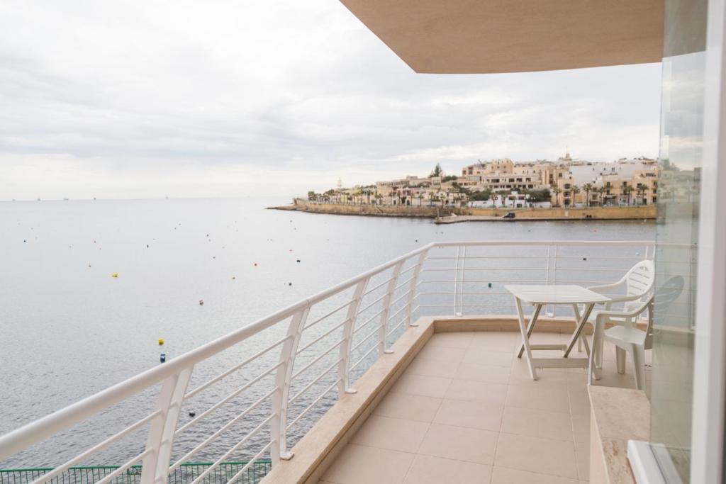 Gallery image of Riviera Holiday Apartments - Seafront - Wifi in Marsaskala