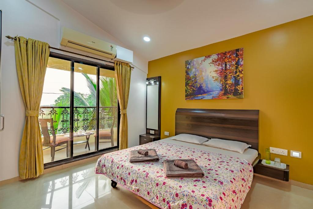 SaffronStays Ocean Breeze, Guhagar - Deluxe Double Room