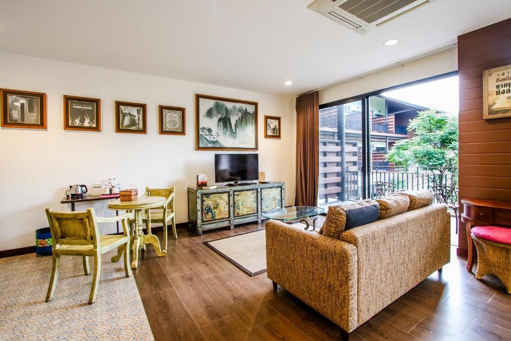 Rain Tree Khao Yai Hotel - Suite De Lluvia Con Mountain View