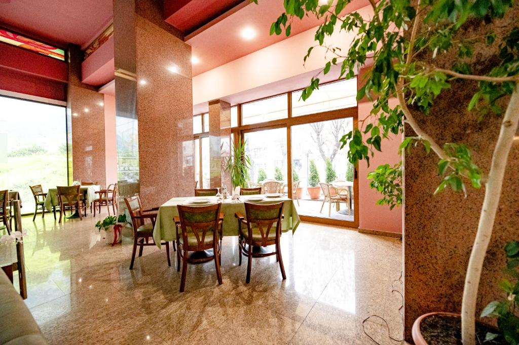 Restaurace v ubytování Hotel Rivulus