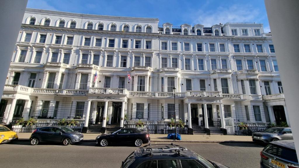 The Park City Grand Plaza Kensington Hotel, London – Updated 2024 Prices