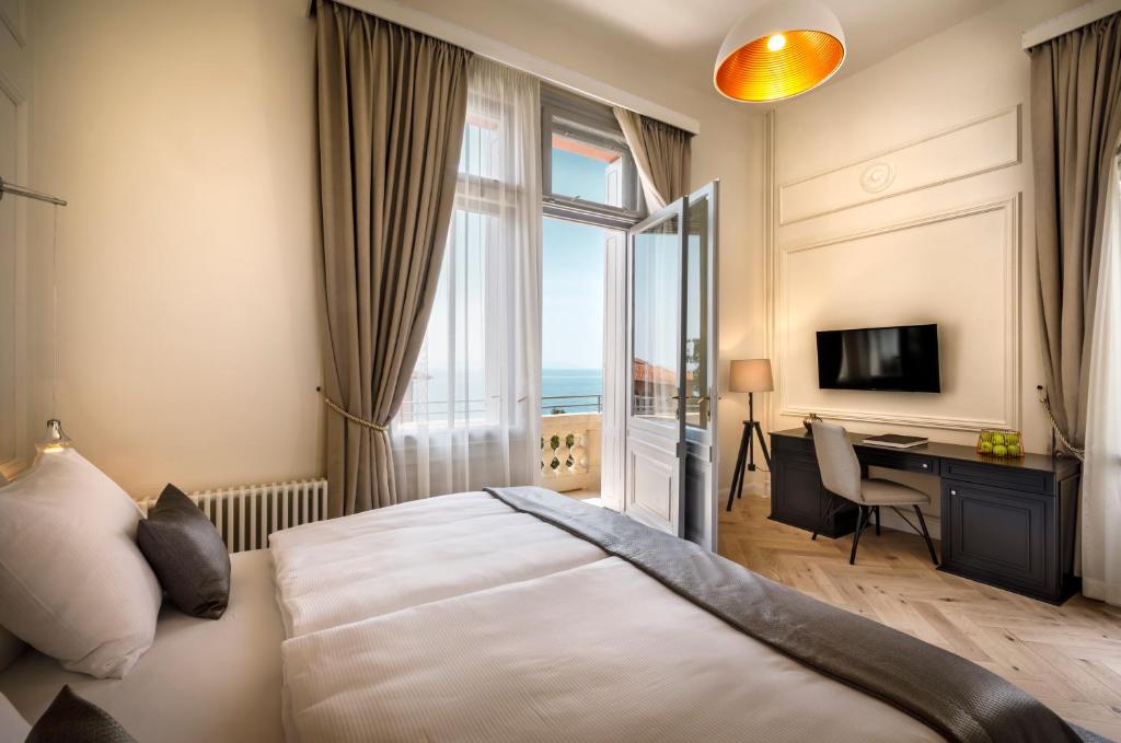 TV a/nebo společenská místnost v ubytování Hotel Imperial - Liburnia