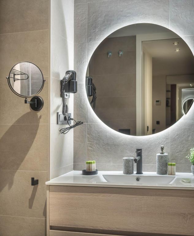 Home Art Apartments Soho - 15