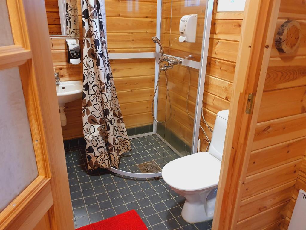Koupelna v ubytování Lake Inari Mobile Cabins