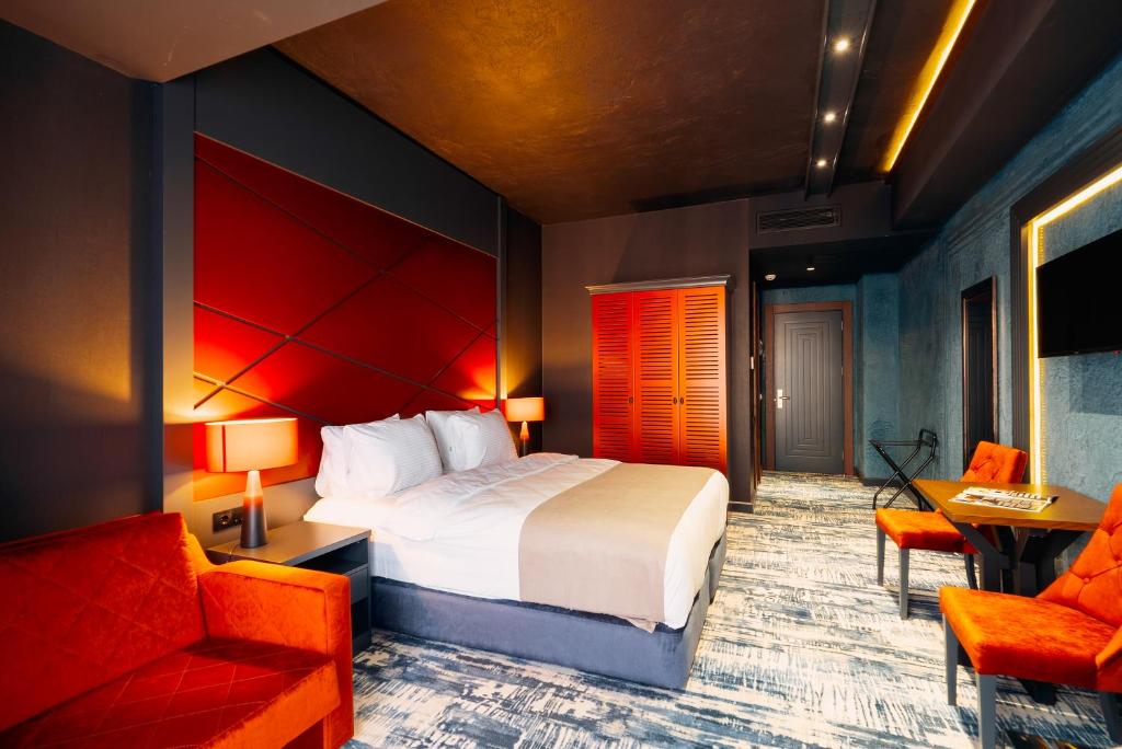Tapis Rouge Design Boutique Hotel - Deluxe Double Room With Side Sea View