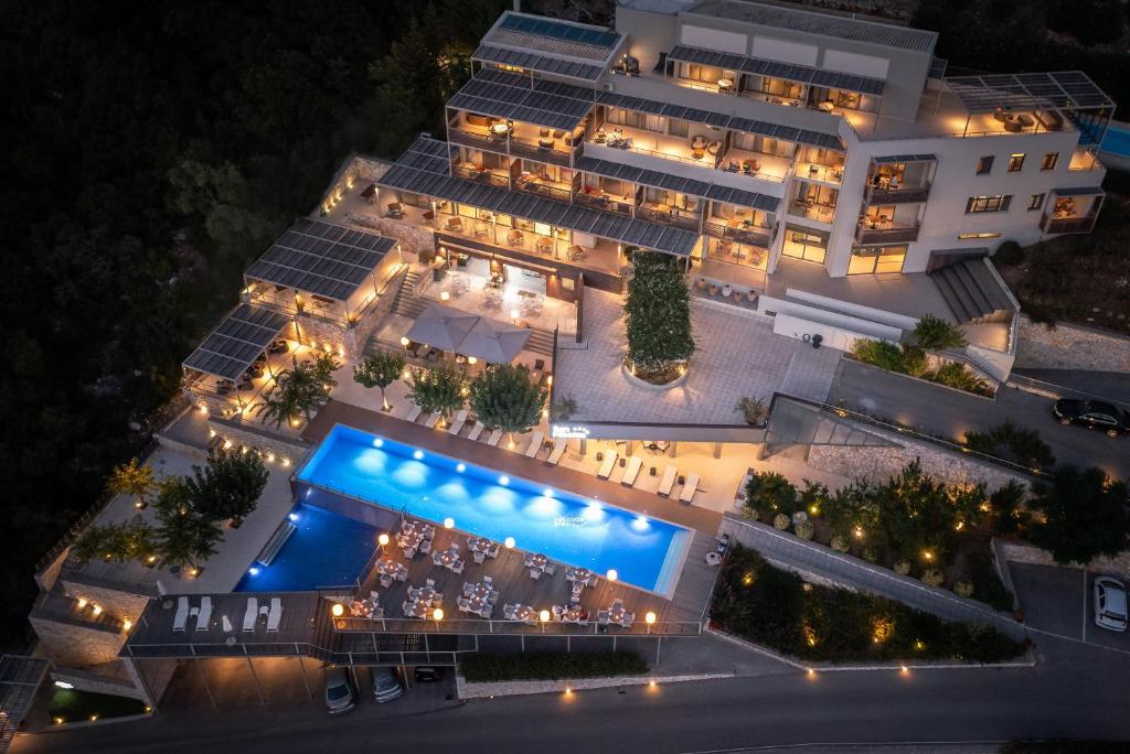 Bazén v ubytovaní San Nicolas Resort Hotel alebo v jeho blízkosti