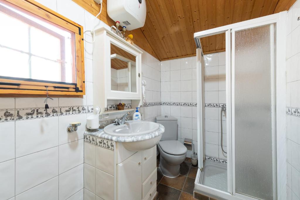 Kúpeľňa v ubytovaní Casa Adara - Heated pool included