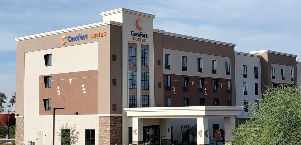 Comfort Suites Scottsdale Talking Stick Entertainment District photo