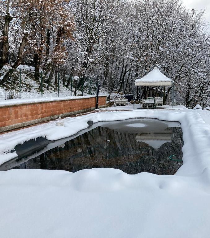 Obiekt Villa Gioia relax immersi nel verde zimą