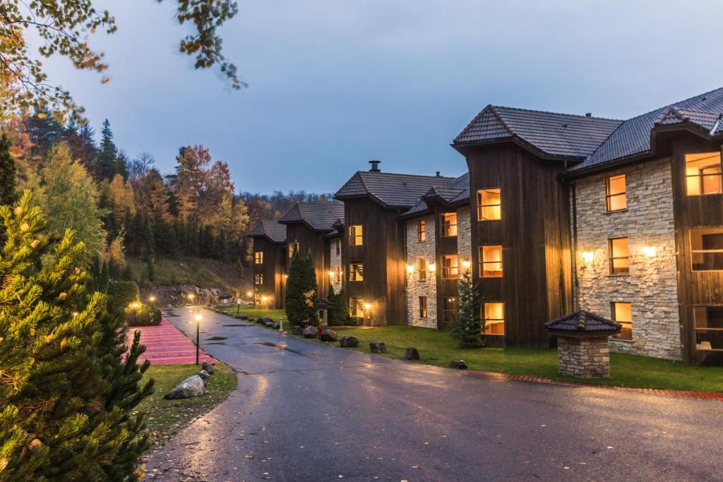 Hôtel et Centre de Villégiature Lac Carling - Housity