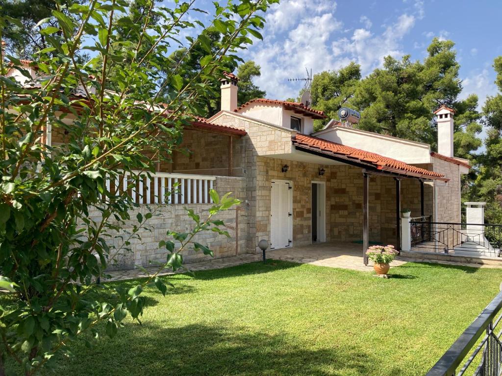 Κήπος έξω από το Villa Elani