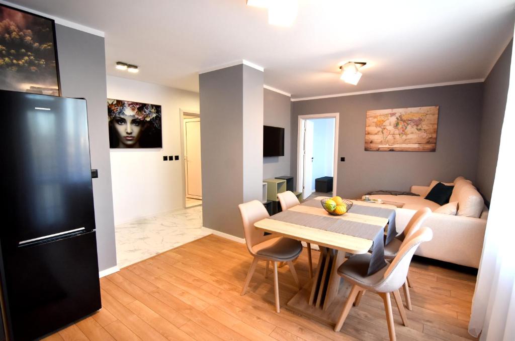 Апартамент Галерия Apartment Gallery - Housity