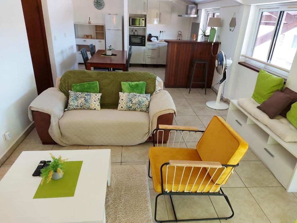 NANA - A 44 - Vue Panoramique-Appartement Cosy et Lumineux- Cuisine équipée- - Centre Ville-WIFI-CLIM- NETFLIX - Parking public gratuit-Garage privé payant - One-Bedroom Apartment