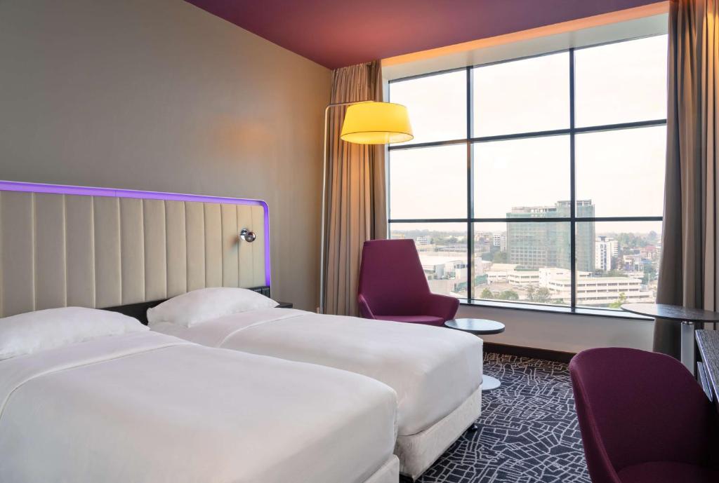Photo of Standard Room with City View #3
