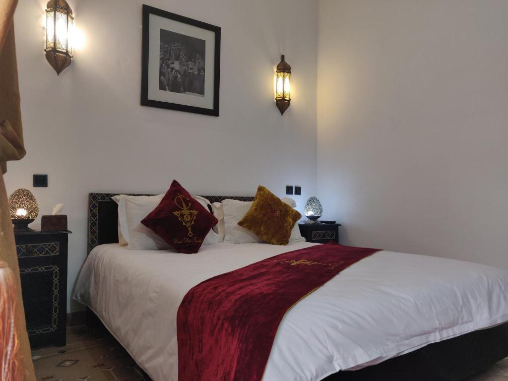 Postel nebo postele na pokoji v ubytování Riad Dar Foundouk and Spa