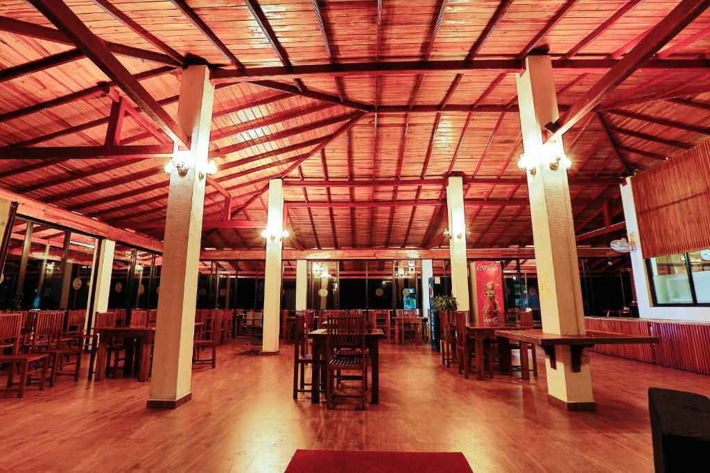 Ресторан / где поесть в Thuruliya Hotel