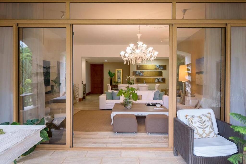 Posezení v ubytování Chic Luxury Condo At Los Altos Casa De Campo