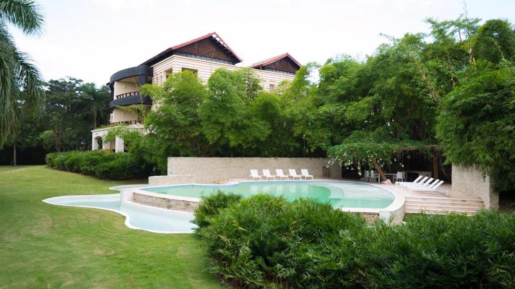 Bazén v ubytování Chic Luxury Condo At Los Altos Casa De Campo nebo v jeho okolí