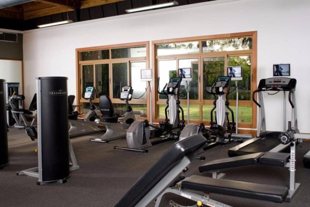 Fitness centrum a/nebo fitness zařízení v ubytování Chic Luxury Condo At Los Altos Casa De Campo