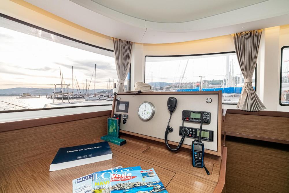 Boot CATAMARAN LAGOON 42 -4 (Spanje Vigo) - Booking.com