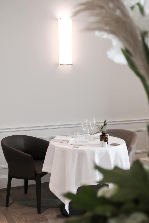 Restaurace v ubytování Le Château de Mirwart
