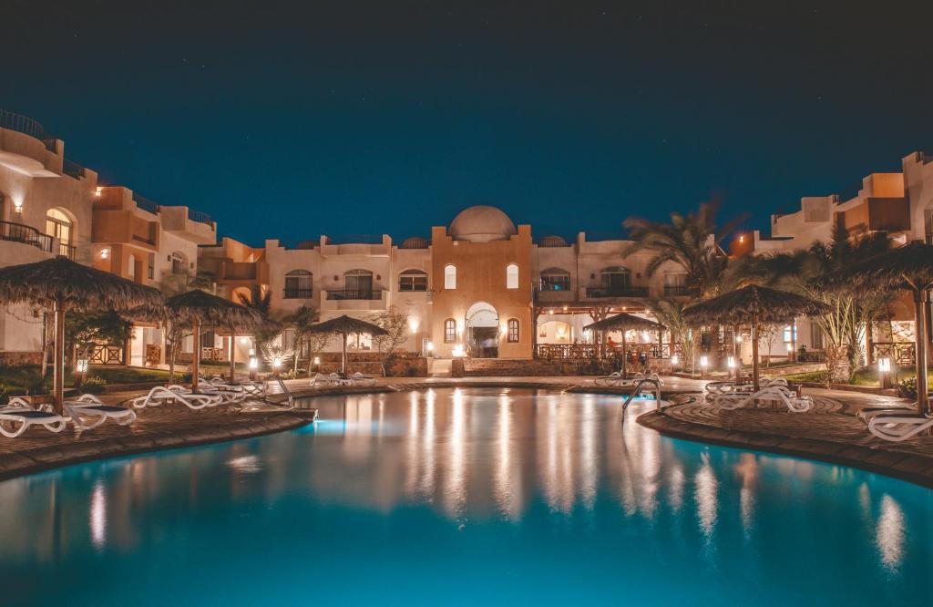 Bazén v ubytování Sheikh Ali Dahab Resort nebo v jeho okolí