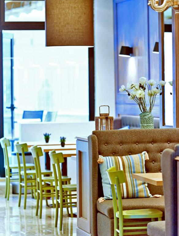 Posezení v ubytování Hotel Ambassador