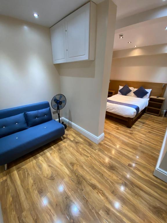 Ville Hotel - Deluxe Room