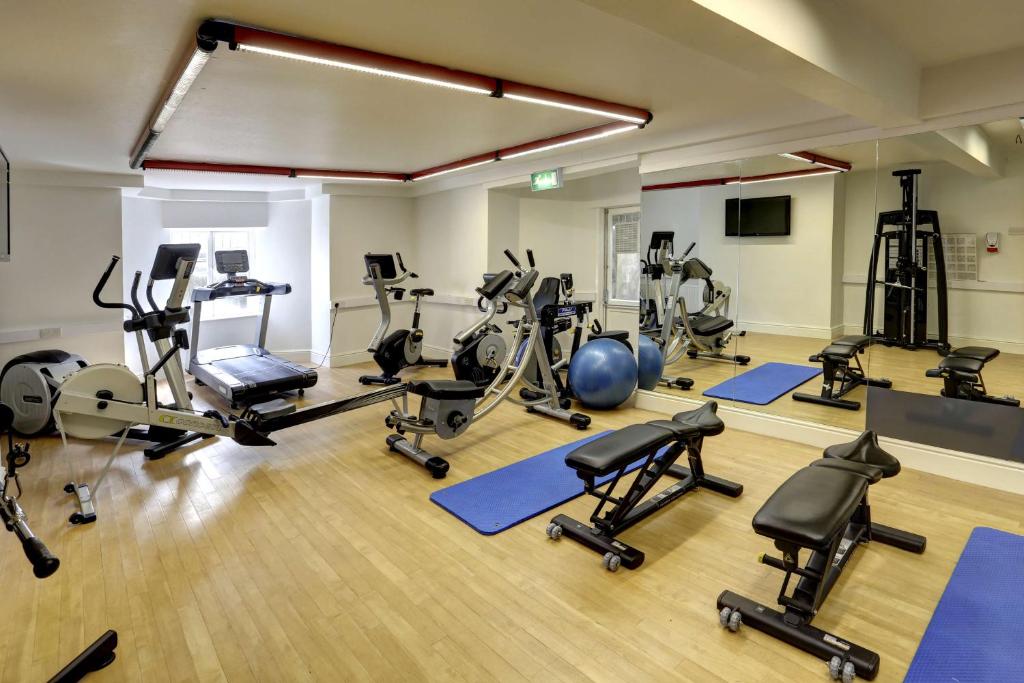 Fitness centrum a/nebo fitness zařízení v ubytování B/W Plus Buxton Lee Wood Hotel
