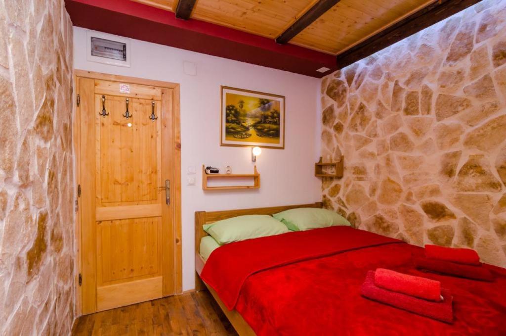 Eddie's Sea View Rooms Old Town - 1