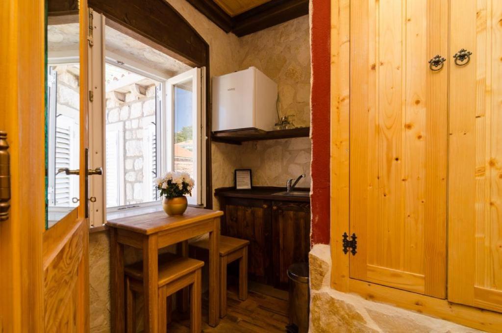 Eddie's Sea View Rooms Old Town - 3